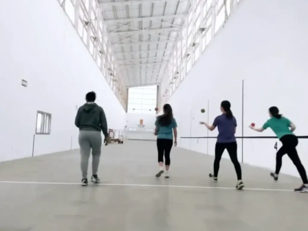 Com organitzar una excursió al trinquet amb la teua escola: guia pràctica