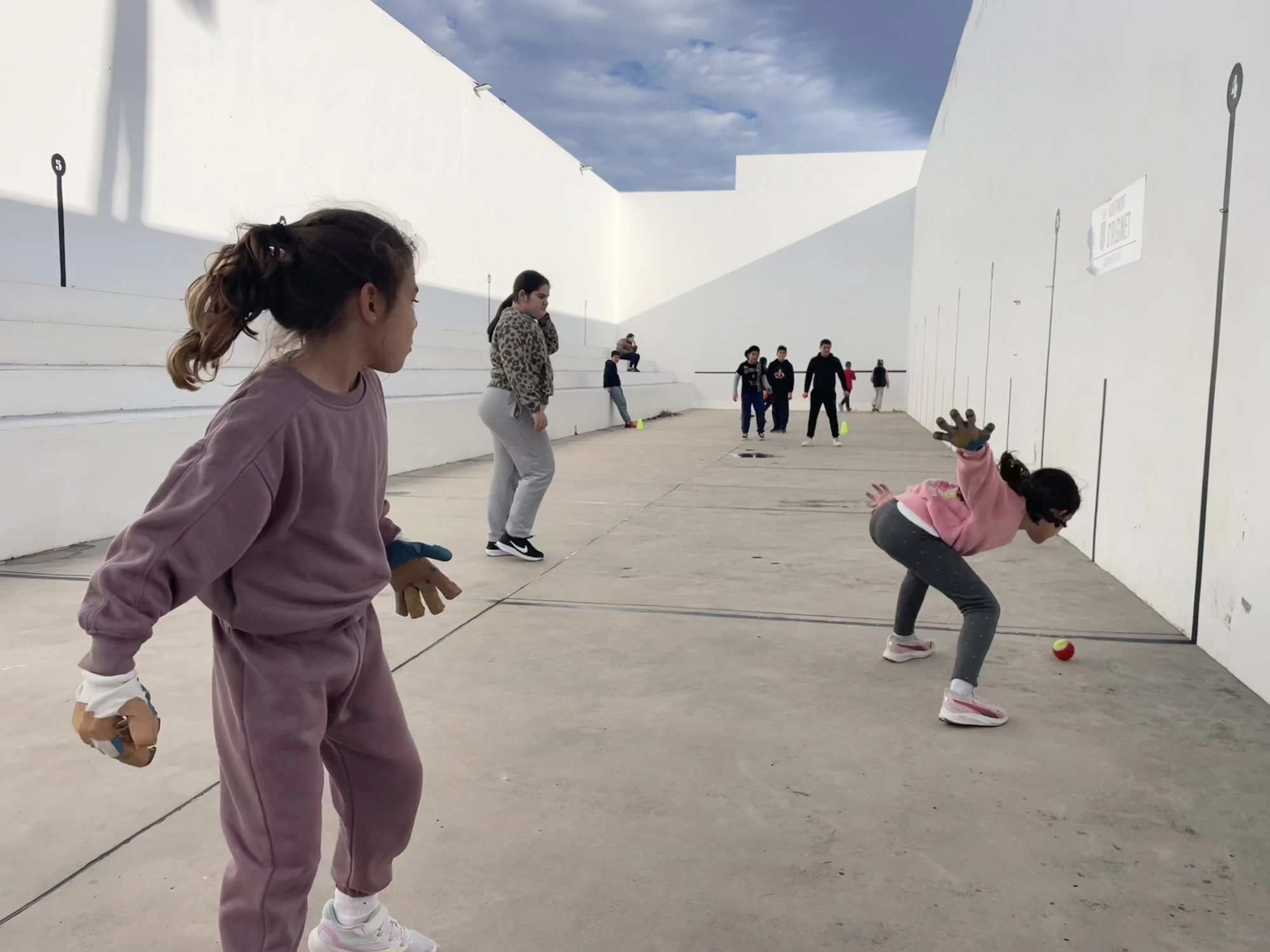 Les modalitats de la Pilota Valenciana que pots aprendre des de xicotet